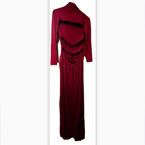 Phithy Ragz Shilyn Long Sleeve Turtleneck Bulgundy Maxi Dress Sz M Cut Out Back - Picture 3 of 7